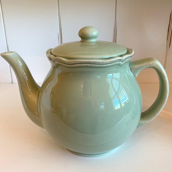 Vintage Farmhouse French Cottage Moss Green 6 cup Teapot with Scalloped Rim - Picture 2 of 6